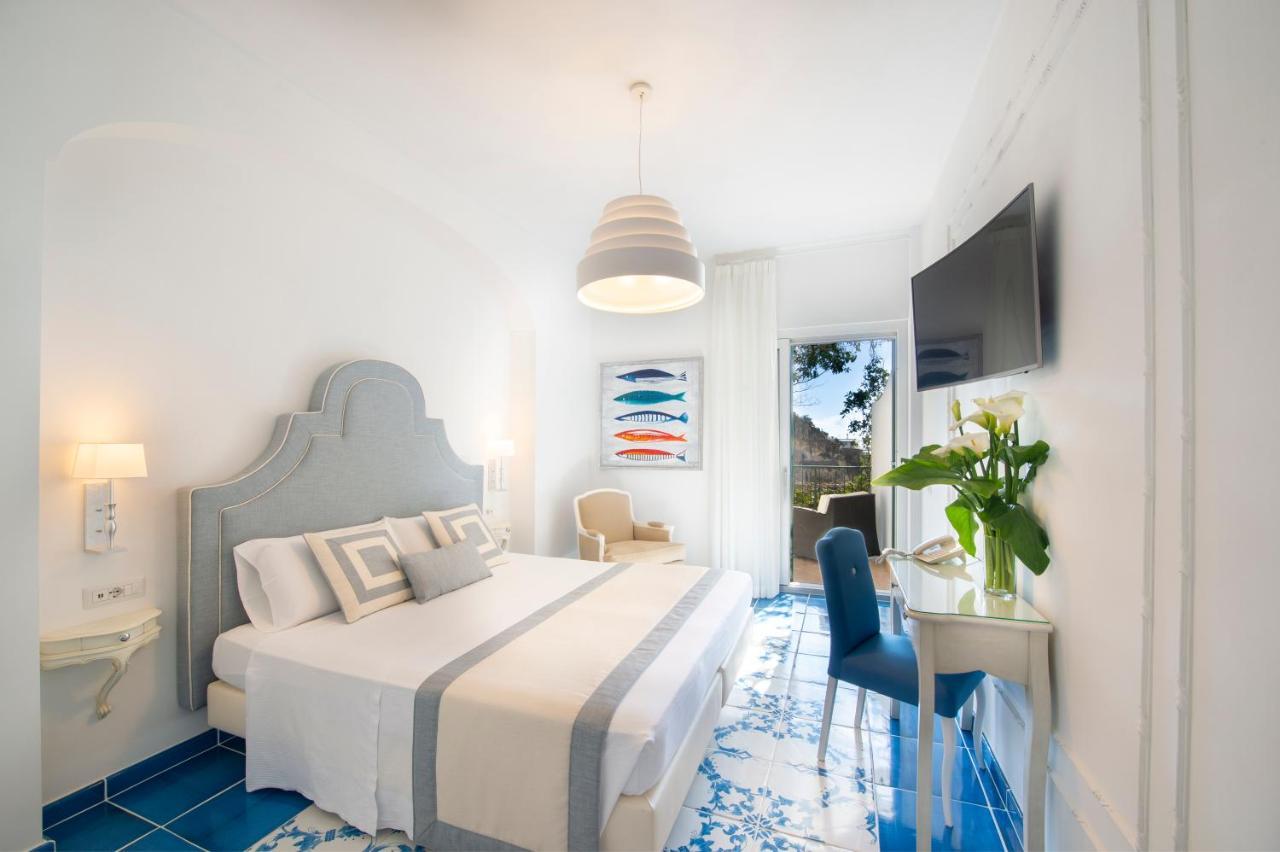 Hotel Pellegrino Праяно Екстериор снимка