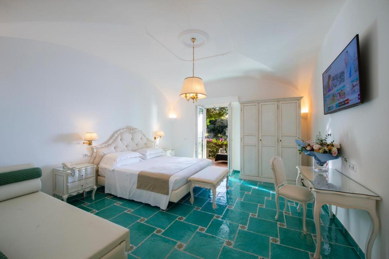 Hotel Pellegrino Праяно Екстериор снимка