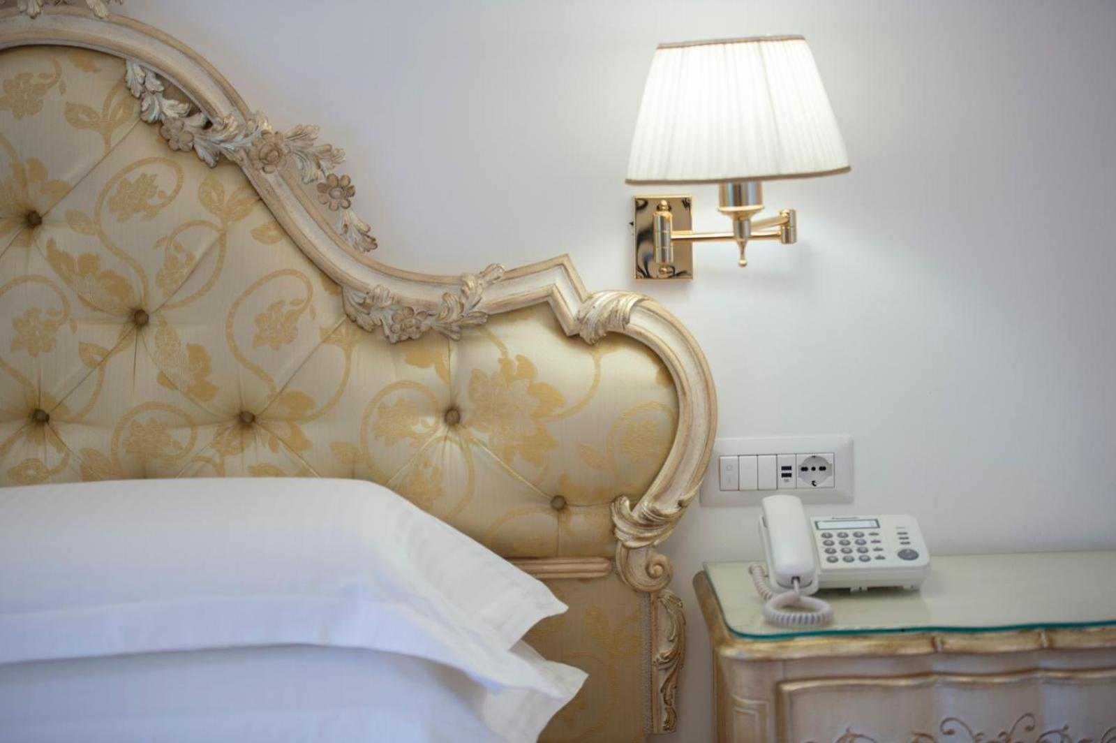 Hotel Pellegrino Праяно Екстериор снимка