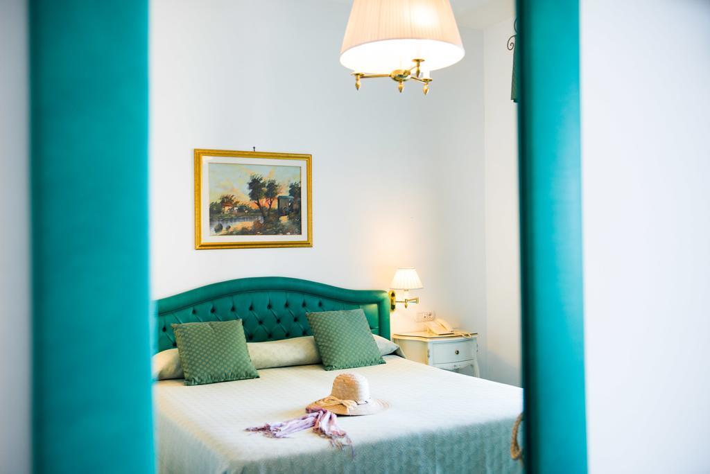 Hotel Pellegrino Праяно Екстериор снимка