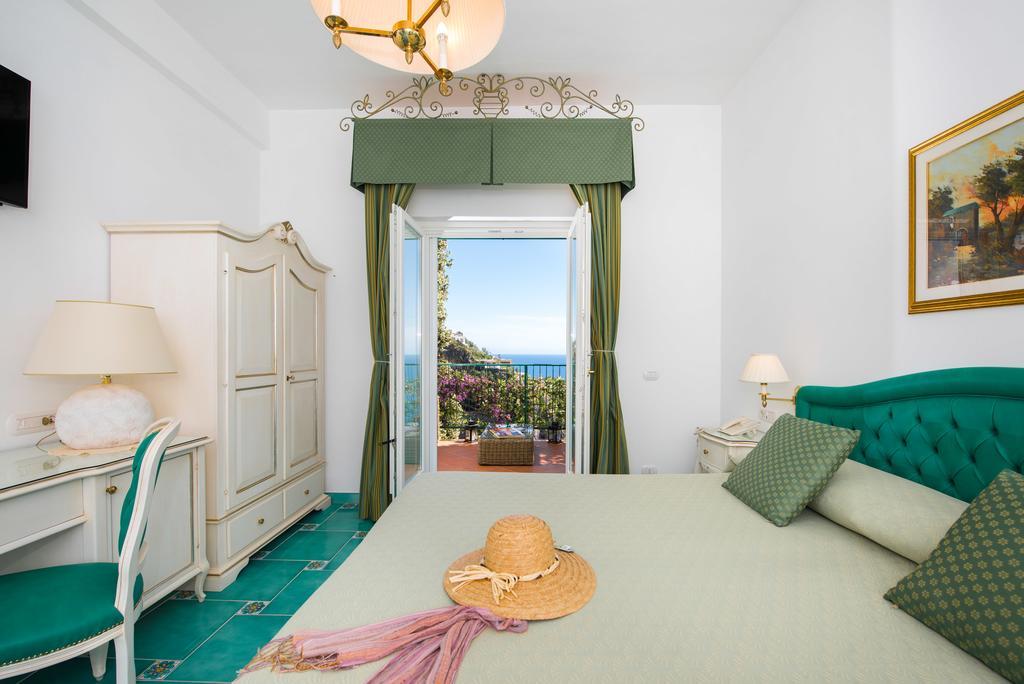Hotel Pellegrino Праяно Екстериор снимка