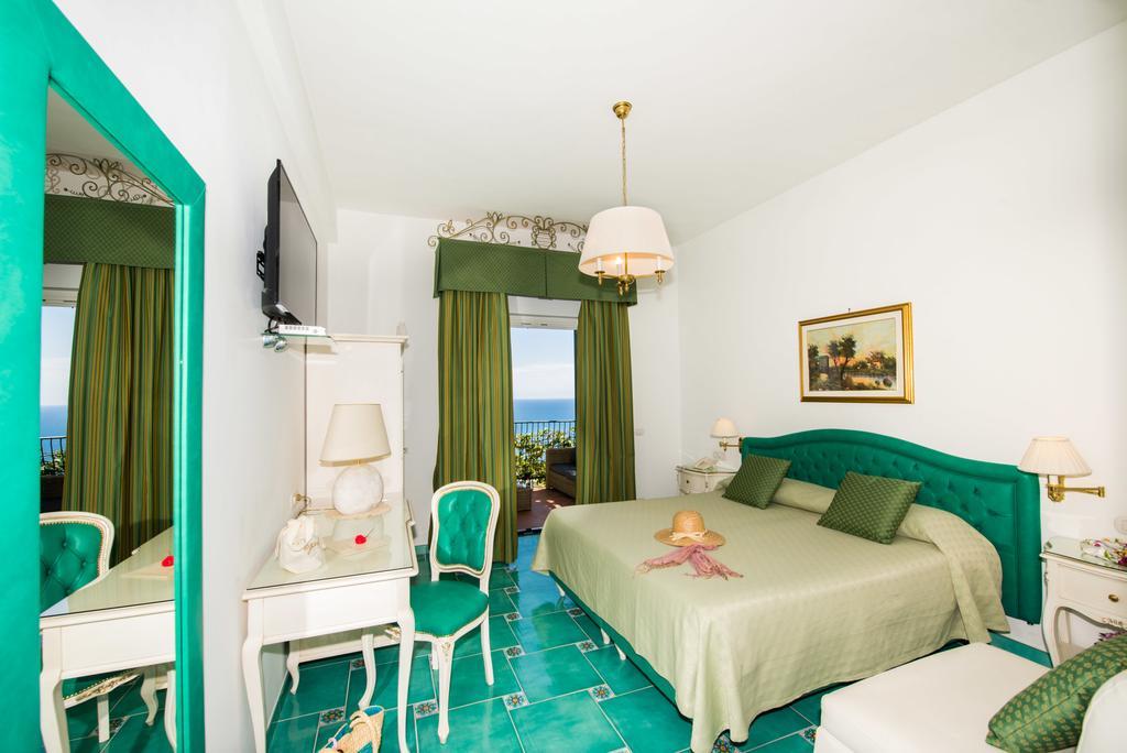 Hotel Pellegrino Праяно Екстериор снимка