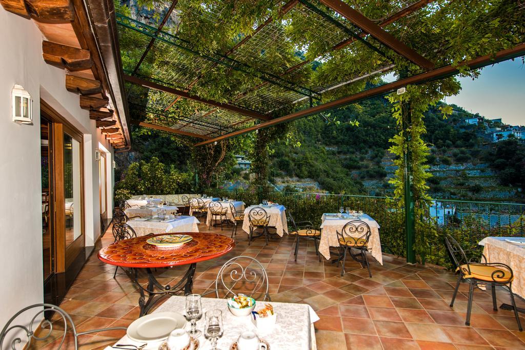 Hotel Pellegrino Праяно Екстериор снимка