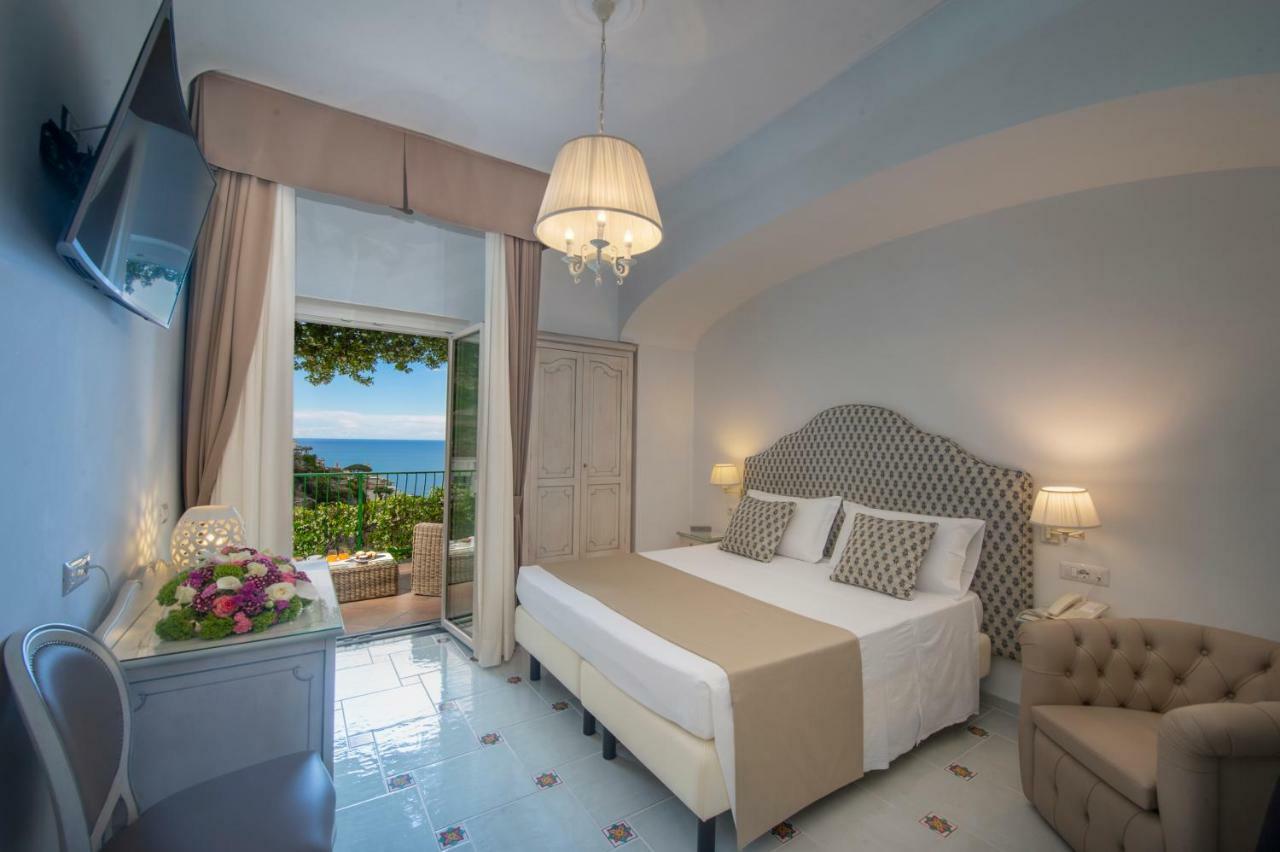Hotel Pellegrino Праяно Екстериор снимка